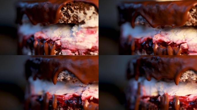 波兰Wuzetka甜点巧克力海绵蛋糕与源自波兰的白色奶油派的极端特写镜头