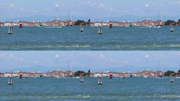 威尼斯的许多船。威尼斯运河中的渡轮。威尼斯的水上交通