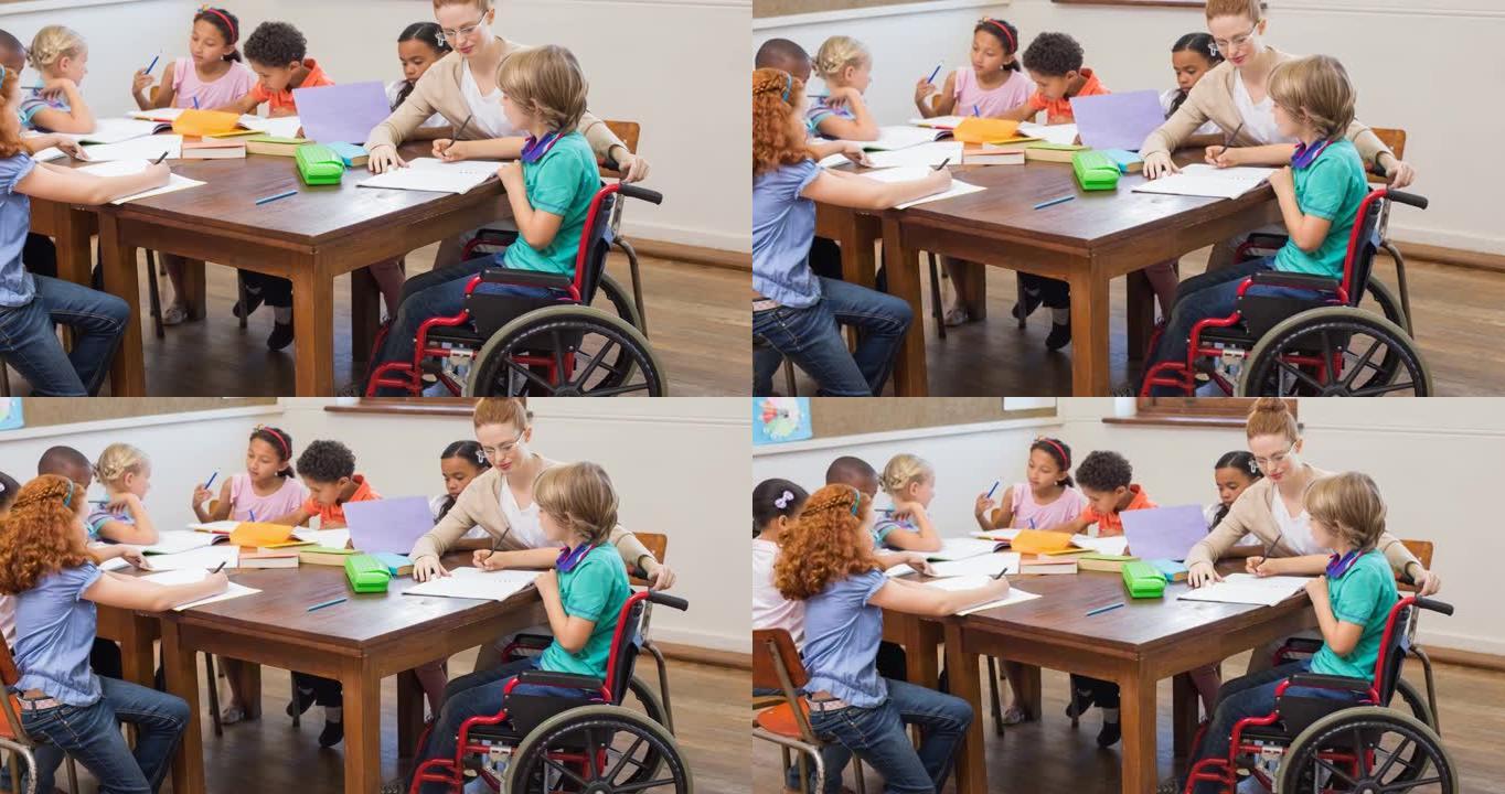 高加索女教师在学校课堂上教残疾女孩