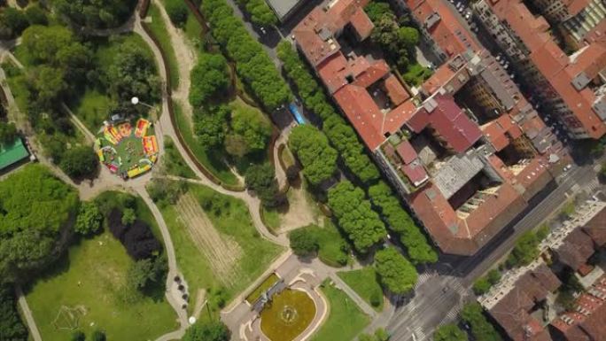 意大利晴天米兰市街区公园侧空中俯视图4k