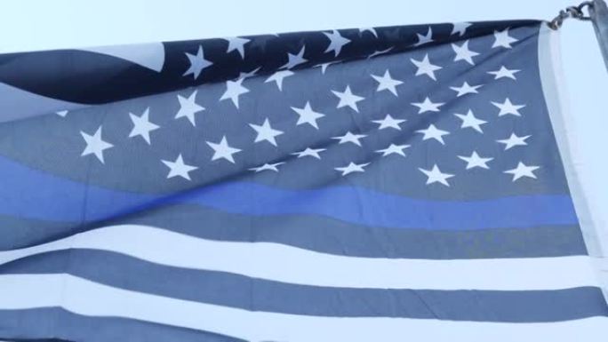 黑色白色美国单色国旗，带有蓝色条纹或线条，警察支持。