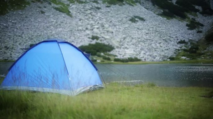 保加利亚皮林山脉Muratovo湖的旅游帐篷