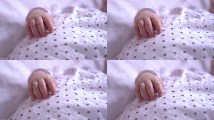 初生宝宝小手慢动作视频，宝宝睡觉呼吸顺畅