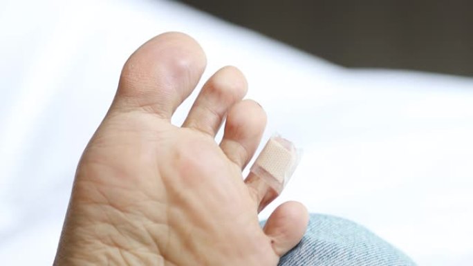 4K UHD未识别女性用膏药保护脚免受疤痕