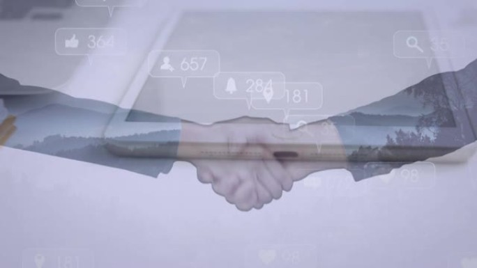 社交媒体图标和平板电脑上的商人握手动画