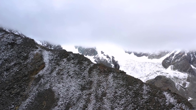 出警 雪山站岗 公安 巡逻 执法维护治安