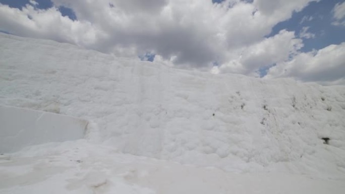 墙壁石灰华是土耳其棉花堡山的钙质凝岩
