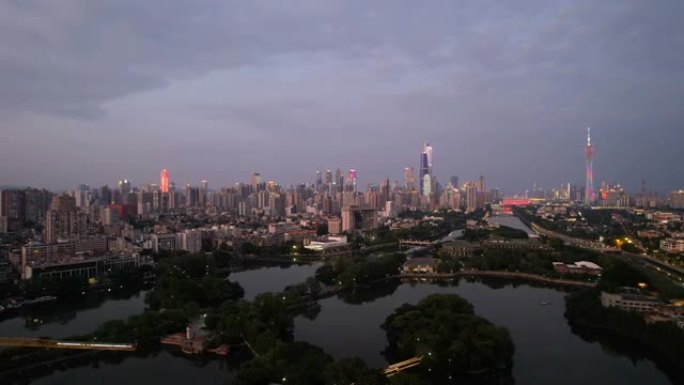 中国广州城市景观的空中平移视图