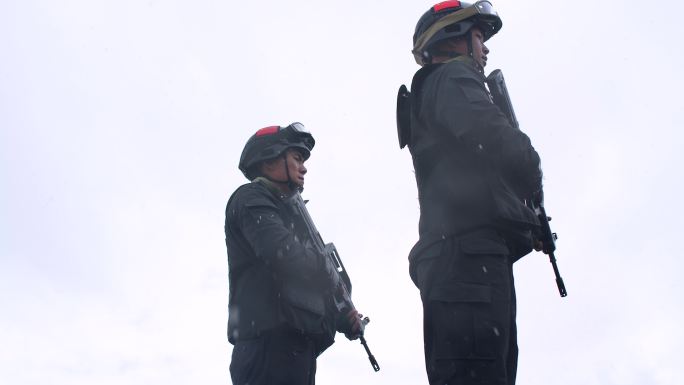 警察 警民 枪 山脉 峡谷 特种兵