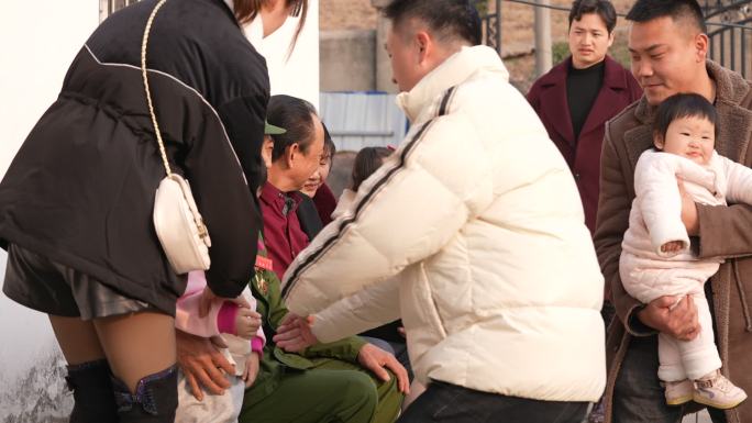 农村走亲戚 串门 聊天 农村过年 孝感