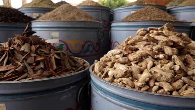 摩洛哥马拉喀什麦地那的摩洛哥草药和香料市场。