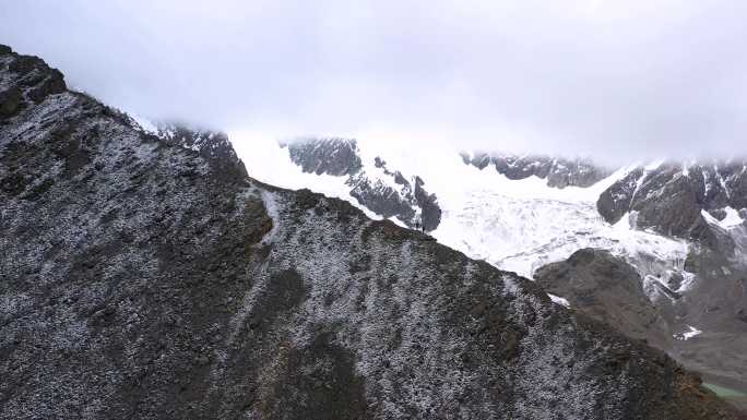 特警 站岗 雪中 壮观 雪大风风雪中精神