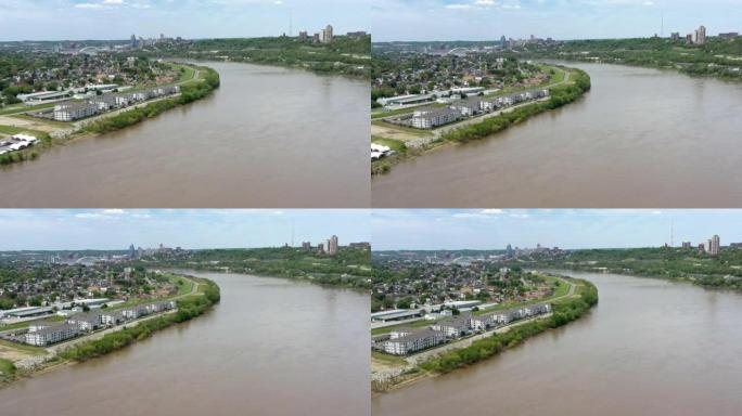 俄亥俄州辛辛那提河的鸟瞰图，以市中心为背景