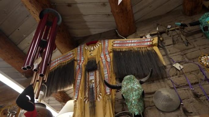 平移美洲原住民传统服装