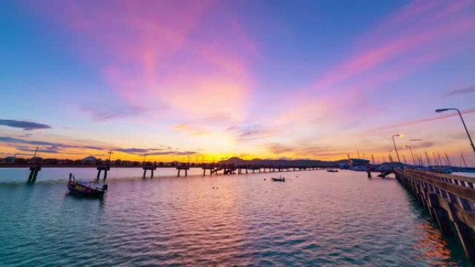 泰国普吉岛海面上的4k延时夏隆码头