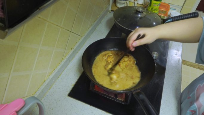 炒鸡制作可乐鸡翅根红烧鸡腿厨房 (1)