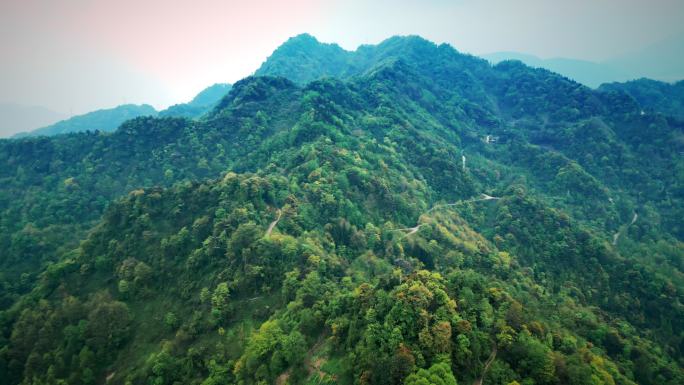 都江堰灵岩山和城市远景航拍