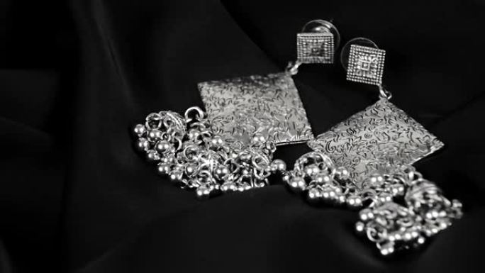纯银古董传统耳环银首饰收藏
