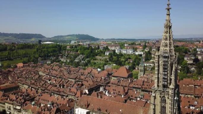 瑞士晴天伯尔尼城市景观主教座堂塔空中全景4k