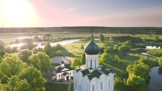 俄罗斯Bogolyubovo的Nerl代祷教堂。