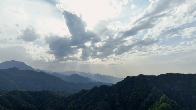 秦岭山口航拍群山耶稣光实拍