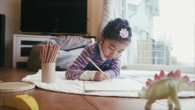 日本女孩做作业可爱小女孩在家图画铅笔画