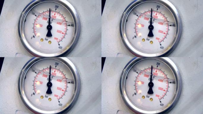 工业泵计数器特写。指示器压力指示