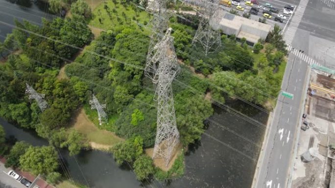 无人机在中国上海的城市景观上放飞了电力塔