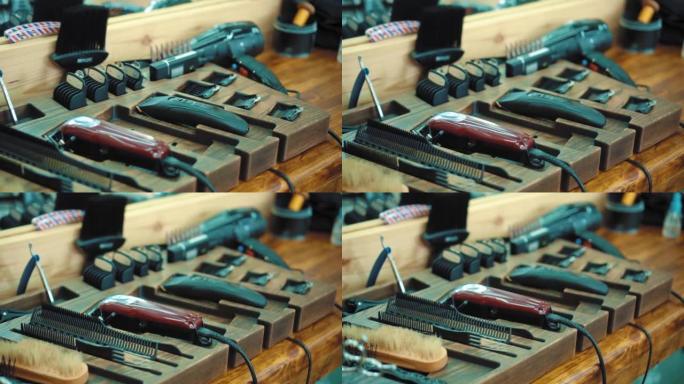 理发师的工作场所，在木制奥斯汀配有理发师工具