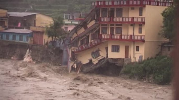 印度的灾难，恒河，喜马拉雅山。