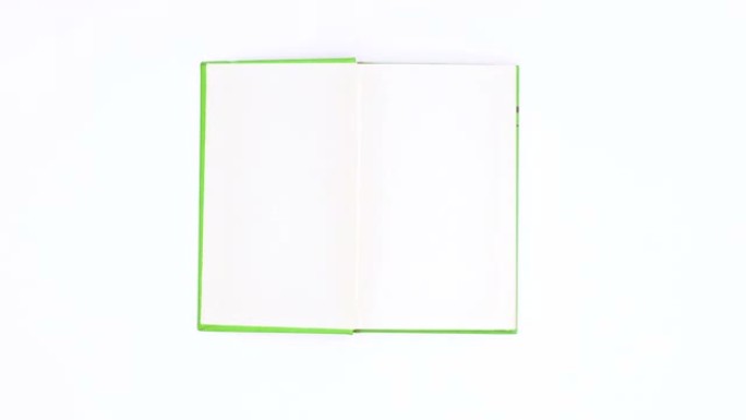 绿色屏幕封面出现并打开白色主题。停止运动