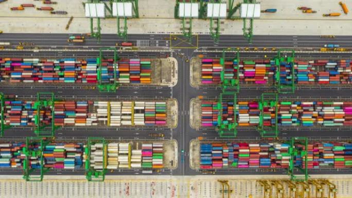 阳光灿烂的一天新加坡城市著名的海湾码头货物集装箱港口空中俯拍延时全景4k