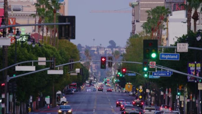 在加利福尼亚州洛杉矶的Covid19大流行期间，好莱坞的高峰时间流量大大减少
