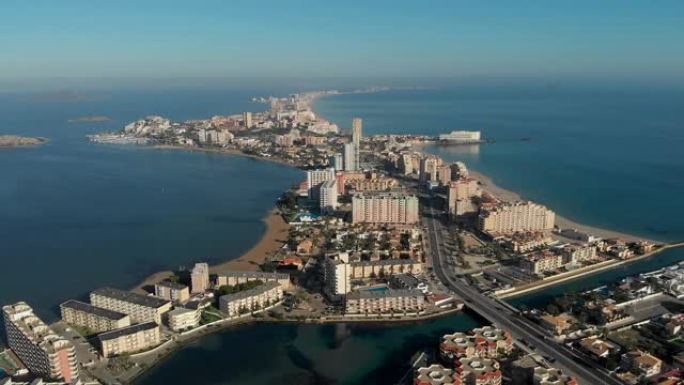 3月门诺沿海城市景观的鸟瞰图。西班牙