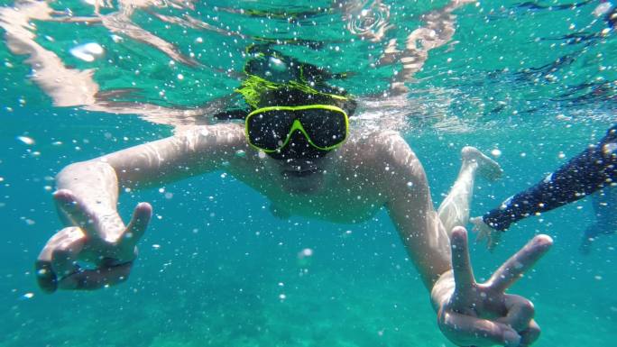 斯米兰岛水下潜泳拍摄