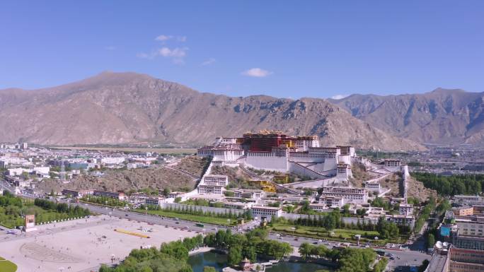 西藏解放纪念碑 达拉宫广场游客