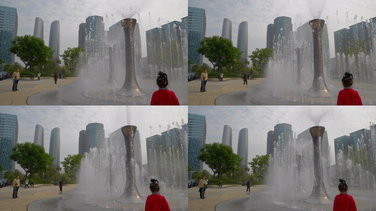 成都市中心著名购物中心喷泉广场全景4k中国