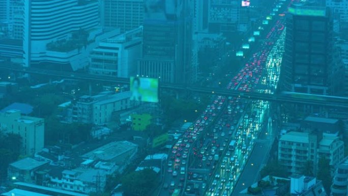 泰国曼谷市中心市区暴雨中街道上交通车的4k延时