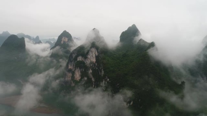 中国广西桂林阳朔漓江日出