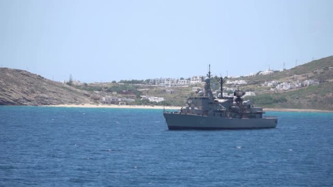 海军军舰在地中海，难民巡逻
