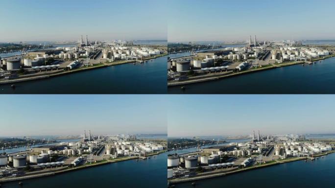 拥有各种行业的海港基础设施的鸟瞰图。