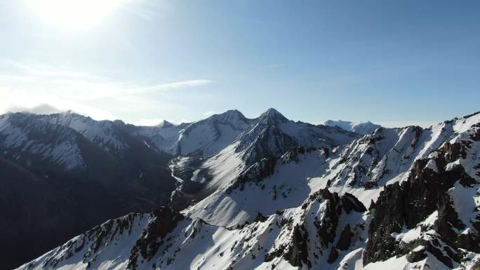 飞跃雪山