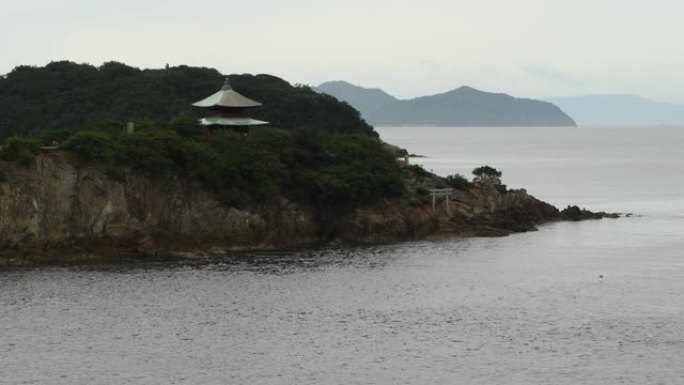 日本广岛福山市Tomonoura雨中的Bentenjima岛