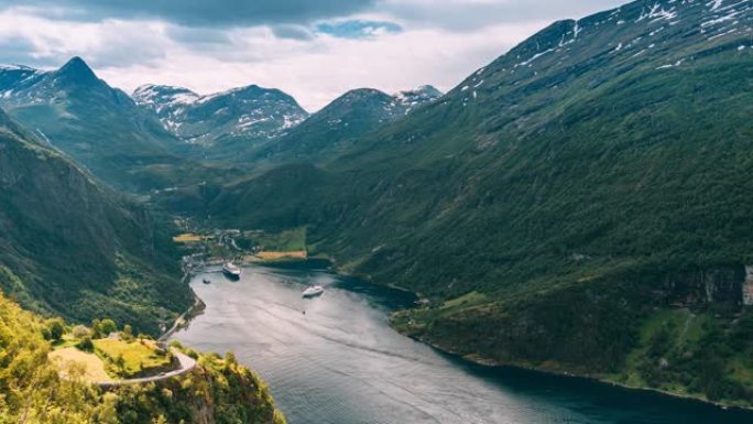 挪威Geirangerfjord。阳光明媚的夏日，旅游船渡船游轮班轮漂浮在Geirangerfjor