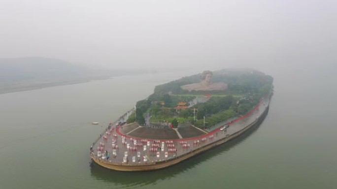 雨天长沙市著名滨江岛纪念碑公园航拍全景4k中国