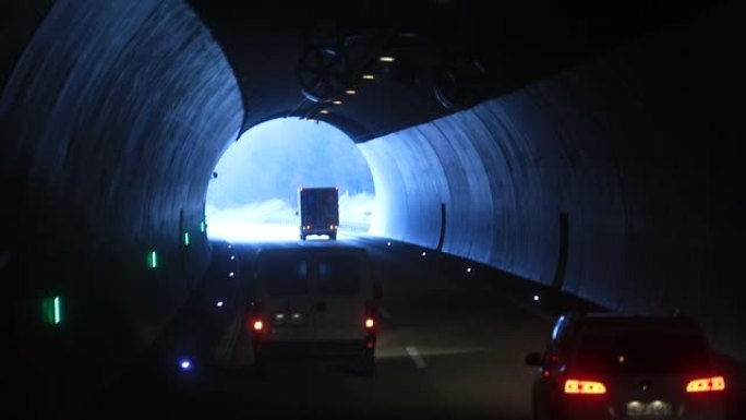 出站隧道，公路隧道上的乘客视角驾驶