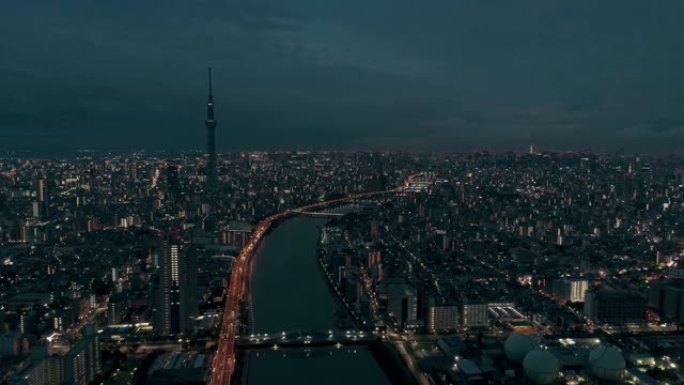 东京金融区与隅田川的夜景