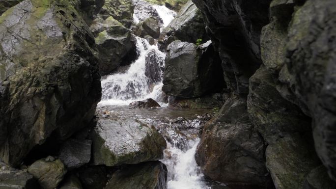 夏日山间溪流水清凉自然素材