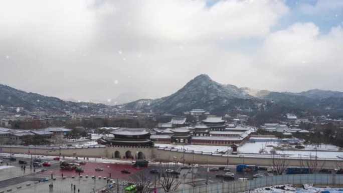 景福宫。在冬天和交通的暴风雨下雪天被雪冻结