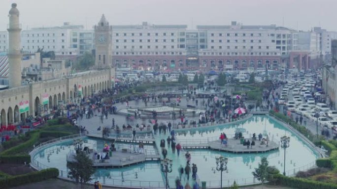 在伊拉克埃尔比勒 (Erbil) 的大巴扎 (Grand Bazaar)，总是拥挤的城堡喷泉和花园中